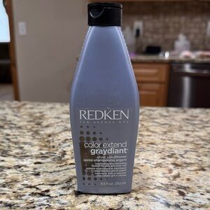 Redken Gray Color Extend Graydiant Silver Conditioner
